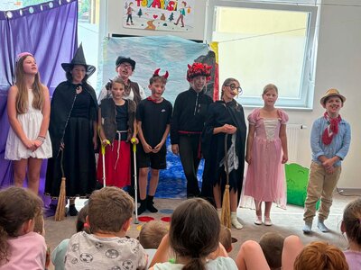 Divadelní představení "Dva tovaryši" ve školním klubu  (18.6.2026)